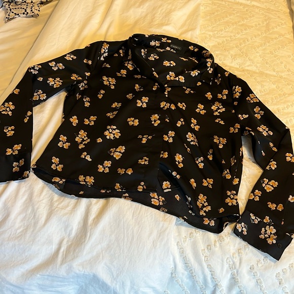 Dynamite floral satin blouse - Picture 1 of 4